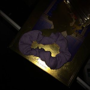 Lilac Scrunchie 🌂